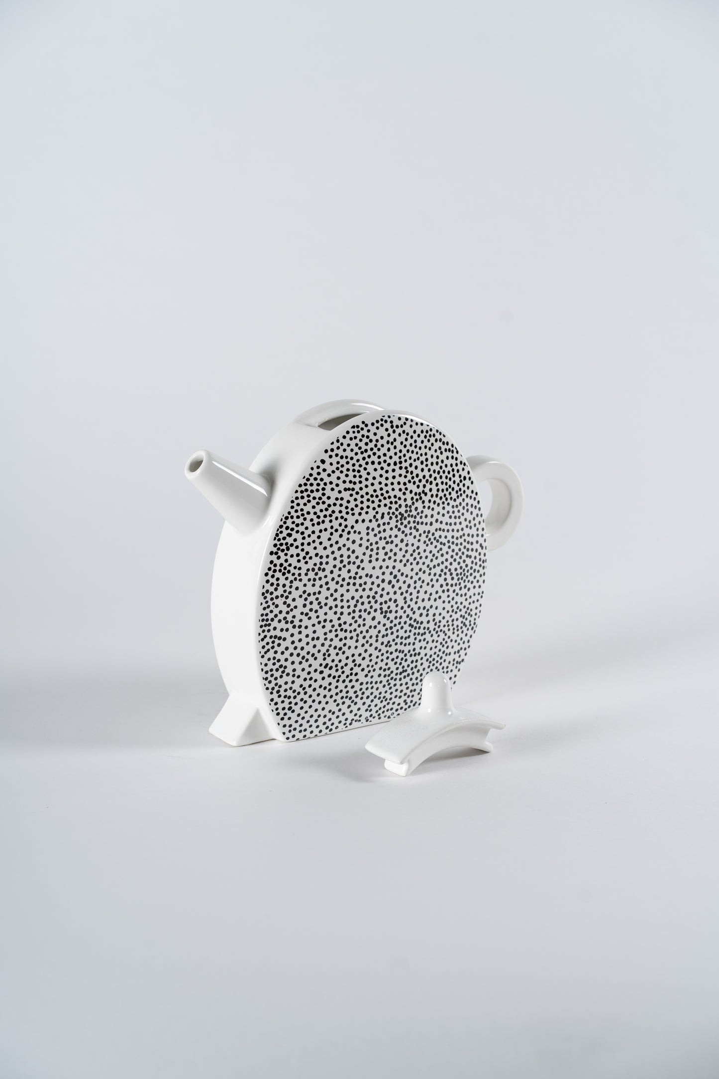 Memphis style Tea Kettle by Massimo Materassi, MAS Italy 1984