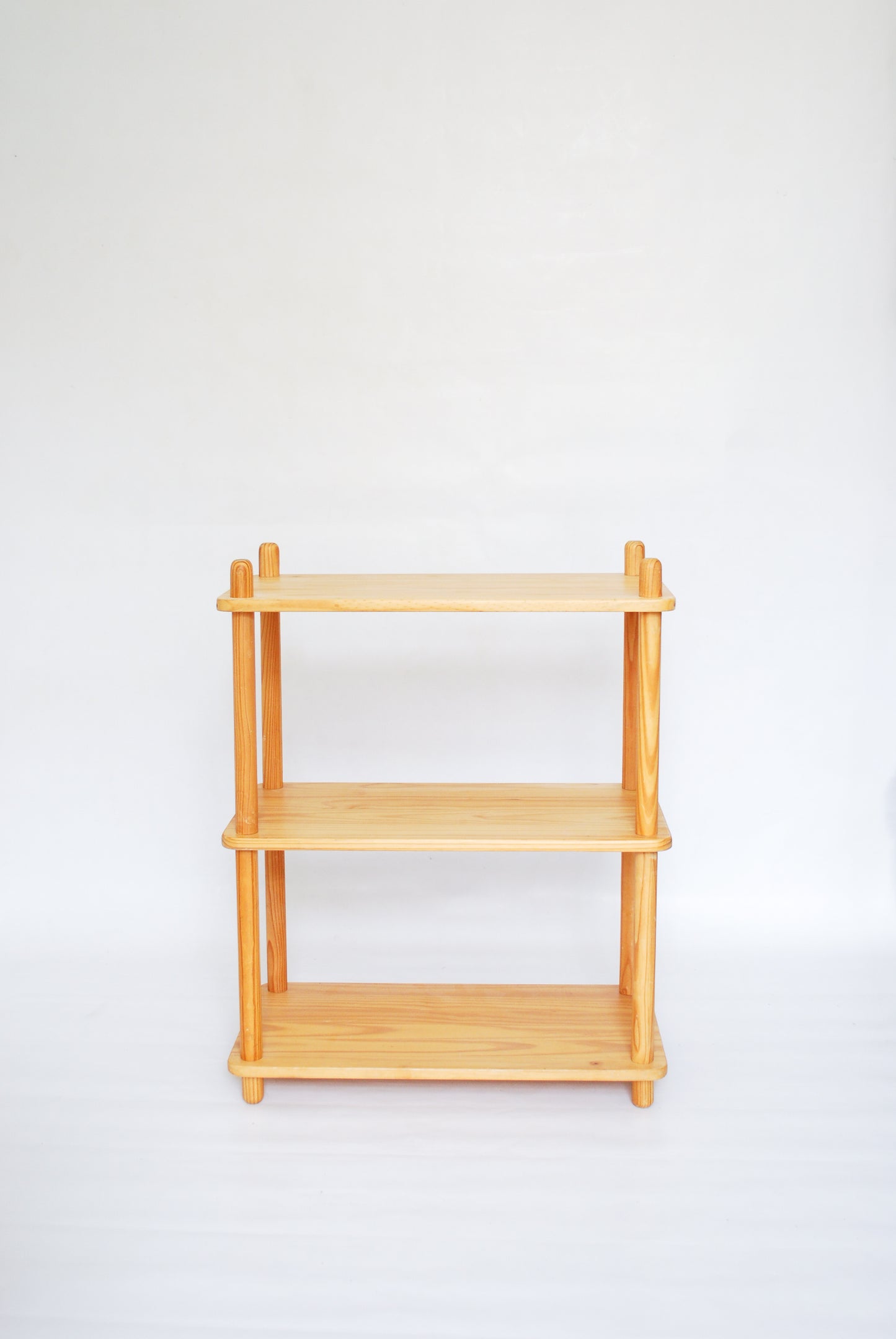 Modern pine wood shelf In style of Willem Lutiens for Gouda de Boer Netherlands 1960s