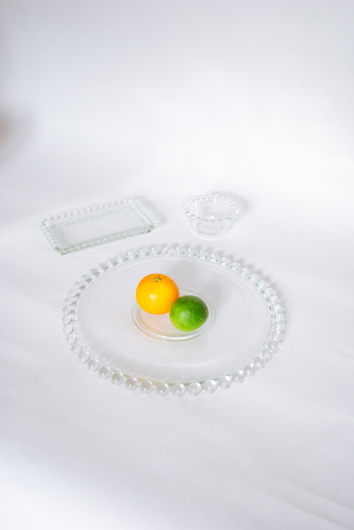 Pearl chain serving/cake plate + small jug, Botticelli 1990s