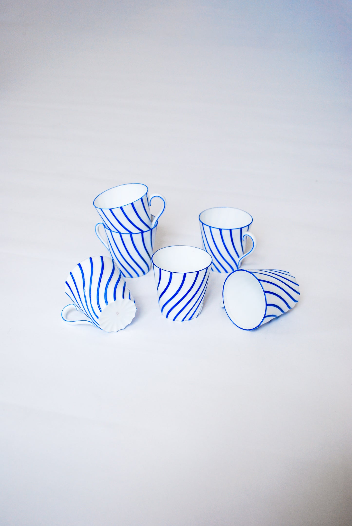Hand painted porcelain espresso cups, Made in France 1960s