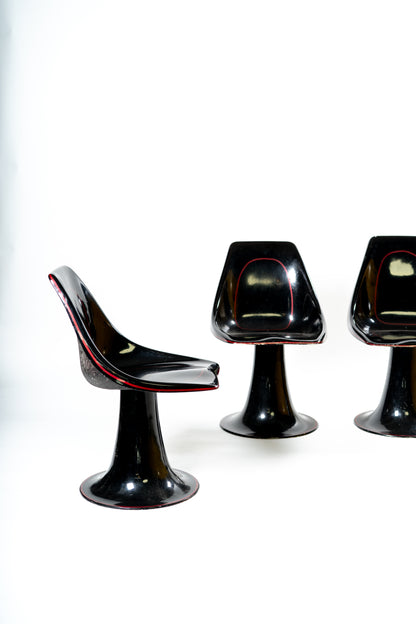 Unique fiberglass tulip chairs 1960s