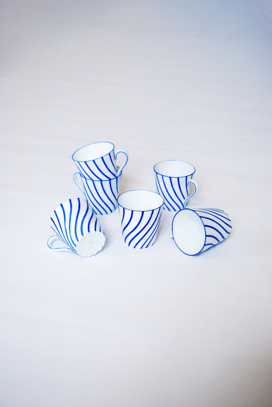 Hand painted porcelain espresso cups, Made in France 1960s